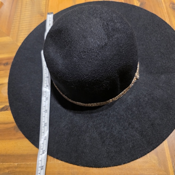 Ardene Black Wide-Brim Hat with Gold Accent - Picture 3 of 4